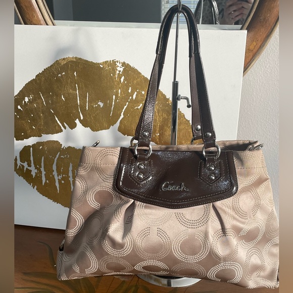 Coach Signature C Brown and Cream shoulder bag - Picture 15 of 17